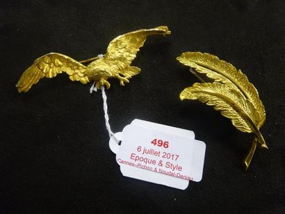 14 - LOT DE DEUX BROCHES 

or Vers 1960

1...
