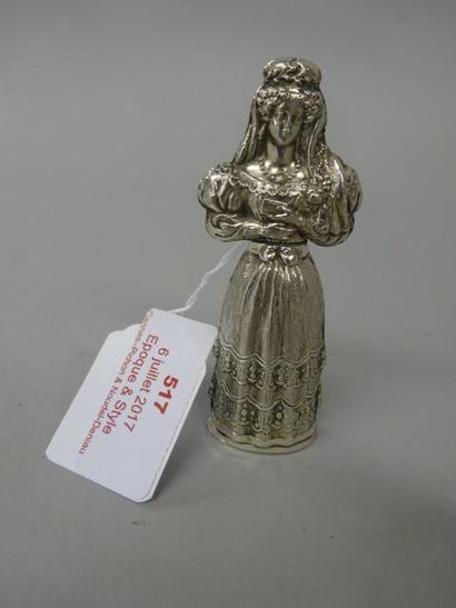 ÉTUI A AIGUILLES 

argent en forme de Mariée...