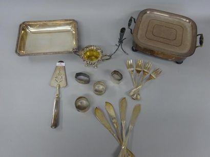 LOT DE METAL ARGENTE DEPAREILLE 

Principalement...