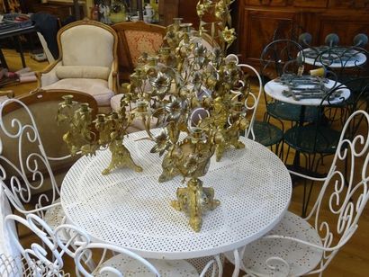 MOBILIER DE JARDIN Circa 1950 en métal laqué...