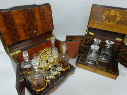 LOT DE 2 CAVES A LIQUEUR Seconde Moitié du...