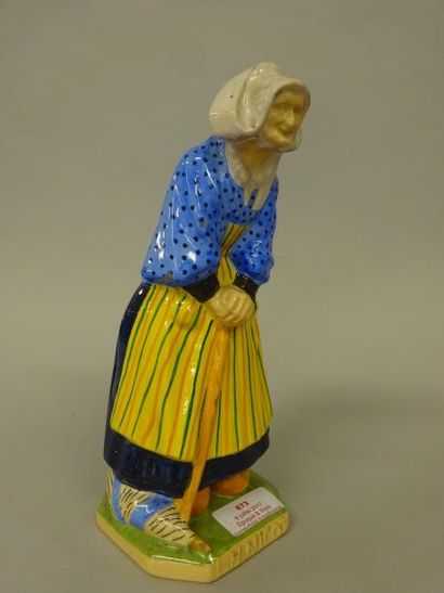 QUIMPER HENRIOT

STATUETTE de vieille bretonne...