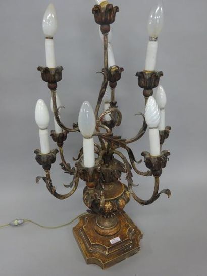 GIRANDOLE à 10 bras de lumière étagés de...