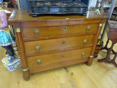 PETITE COMMODE À DEMI-COLONNES de Style Empire

Noyer,...