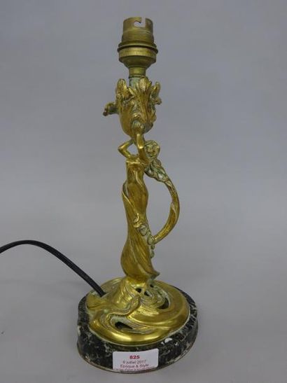 BOUGEOIR d'Epoque 1900 en bronze ajouré à...