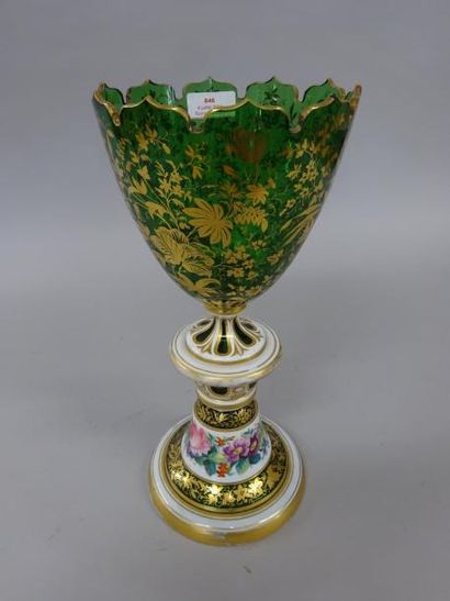 VASE CASSOLETTE d'Epoque Napoléon III 

Verre...