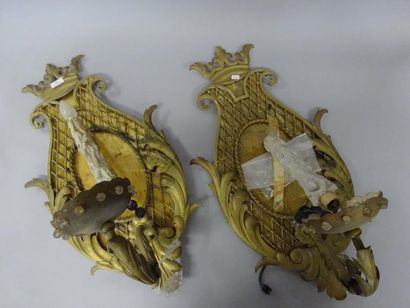 PAIRE D'APPLIQUES à une lumière Circa 1950

Métal...