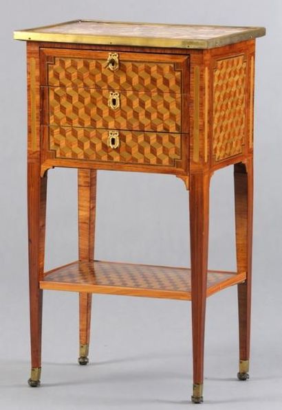 TABLE CHIFFONNIÈRE d'Epoque Louis XVI

Toutes...