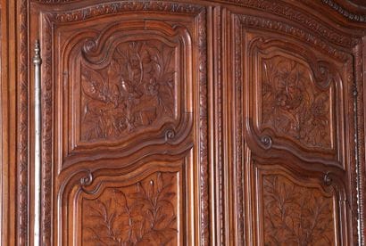 TRES IMPORTANTE ARMOIRE du XVIIIème Siècle

Noyer...