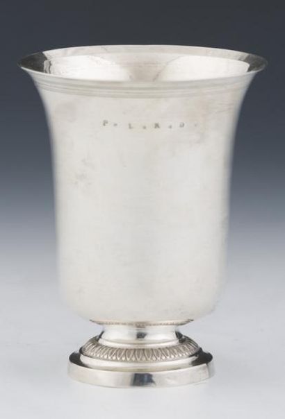 TIMBALE EN ARGENT d'Epoque Restauration 

De...
