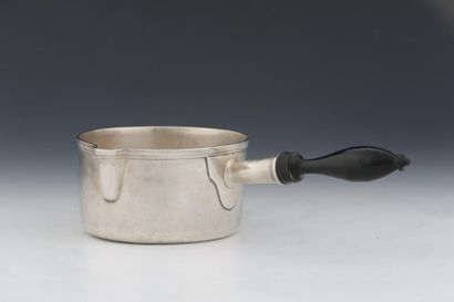 PETITE CASSEROLE EN ARGENT Minerve 950 millièmes...