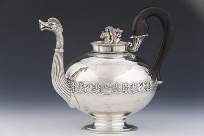 THEIERE EN ARGENT d'Epoque Restauration

De...