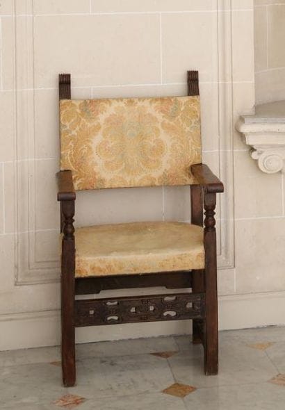 PAIRE DE FAUTEUILS À BRAS d'Epoque XVIIème...