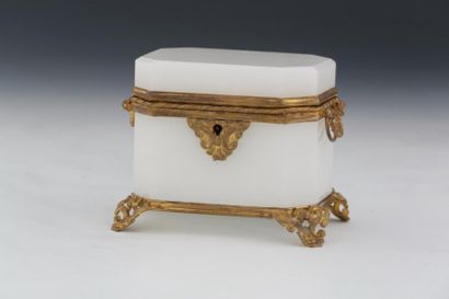 COFFRET d'Epoque Napoléon III en opaline...