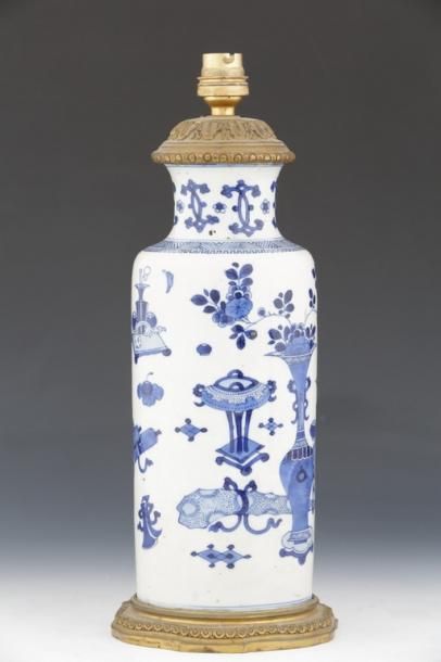LAMPE

Vase en porcelaine de Chine de Style...
