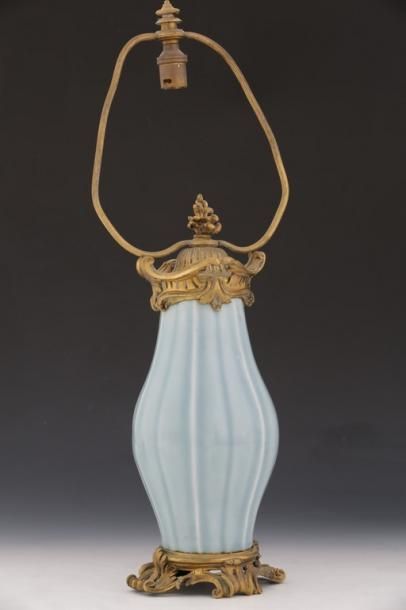 LAMPE de Style Louis XV - Vers 1900

Vase...