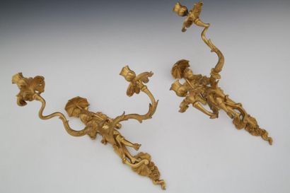 PAIRE D'APPLIQUES de Style Louis XV - Epoque...