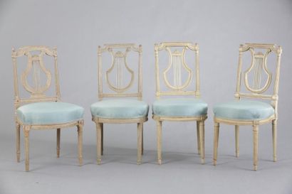 ENSEMBLE DE 4 CHAISES (dont une paire) À...