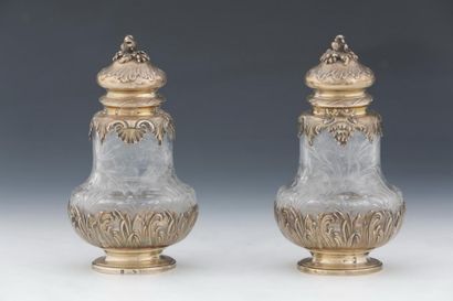 PAIRE DE FLACONS À PARFUM DE FORME BALUSTRE...