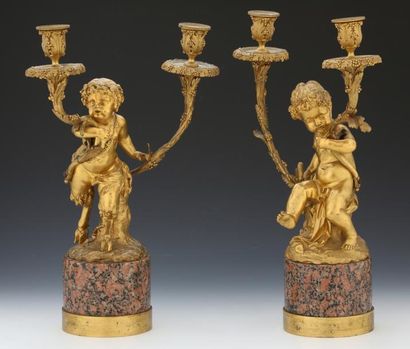 PAIRE DE CANDELABRES de Style Louis XVI d'après...