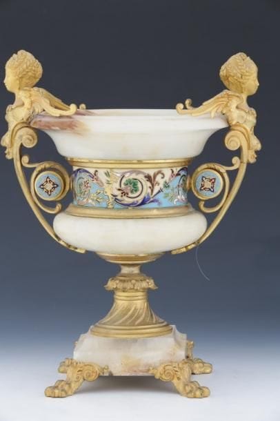 VASE CASSOLETTE de la Fin du XIXème Siècle

Onyx...
