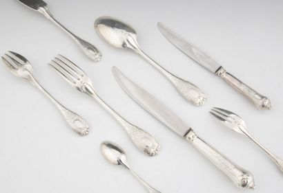 MÉNAGÈRE DE COUVERTS ET DE COUTEAUX 110 PIÈCES...