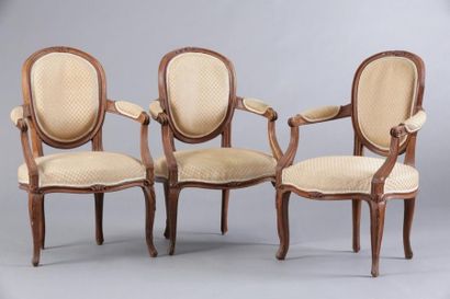 SUITE DE 3 FAUTEUILS À DOSSIER CABRIOLET...
