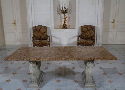GRANDE TABLE DE MILIEU de Style Néoclassique...