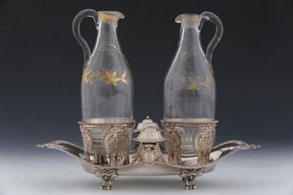 HUILIER EN ARGENT PARIS 1782 

De forme mouvementée...