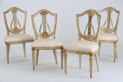SUITE DE SIX CHAISES A DOSSIER LYRE Italie...