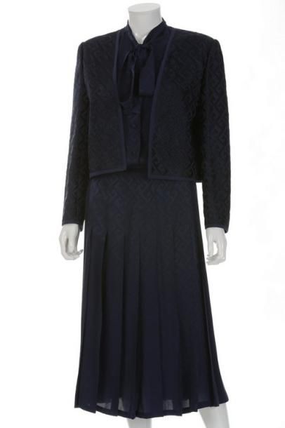 CHANEL Boutique circa 1968

Ensemble composé...