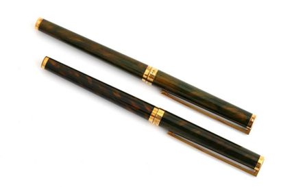 S.T.DUPONT

Lot composé d'un stylo feutre...
