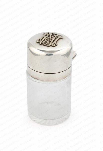 FLACON A PARFUM DE VOYAGE. 

De forme cylindrique,...