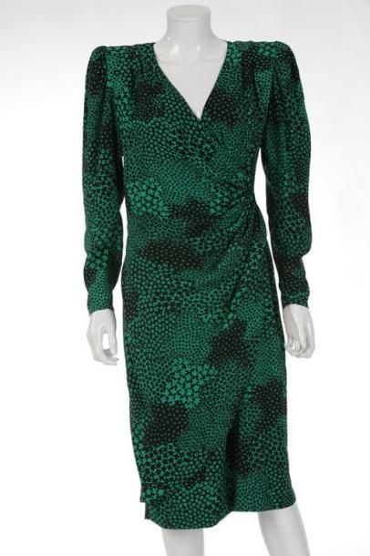 Guy LAROCHE boutique circa 1980

Robe en...