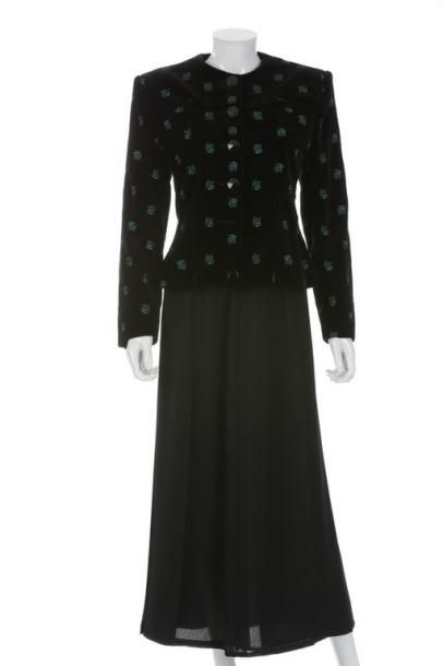 Guy LAROCHE boutique circa 1980

Ensemble...