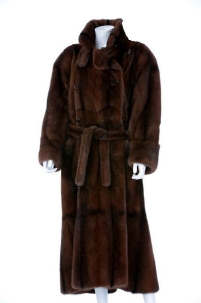 HALIFAX

Long manteau en vison Ko-i-noor...