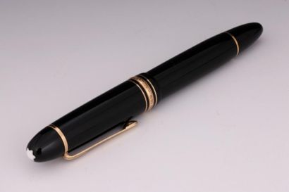 MONTBLANC Meisterstück

Stylo plume en résine...