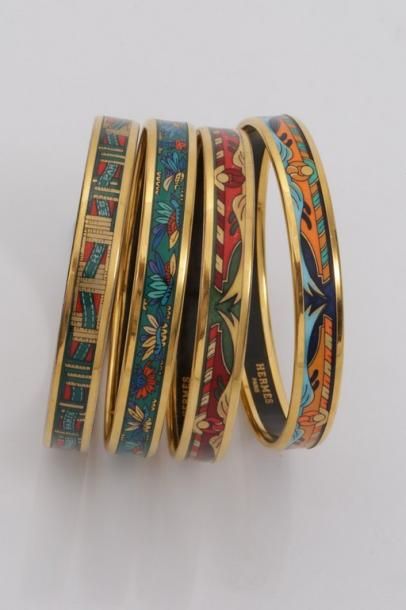 HERMES Paris

Lot de quatre bracelets joncs...