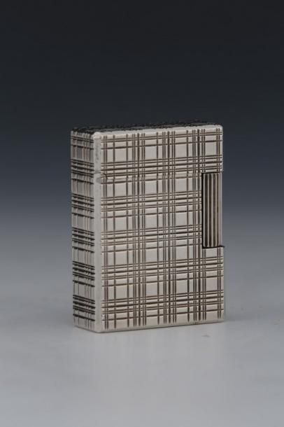 S.T.DUPONT pour HERMES

Briquet de poche...