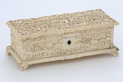 CHINE Canton XIXème Siècle

Coffret en ivoire...