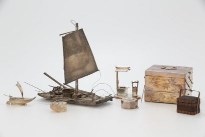 JAPON Période Meiji (1868-1912) et IINDOCHINE

Ensemble...