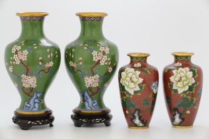 CHINE XXème Siècle

Deux paires de cloisonnés...