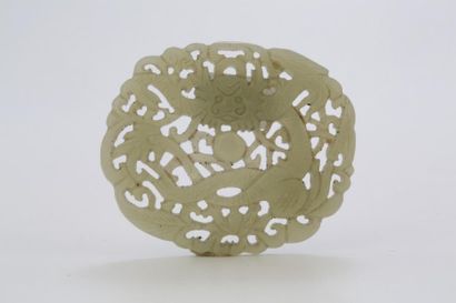 CHINE Vers 1900

Plaque en jade céladon sculpture...
