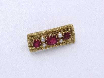 Broche en or 750 millièmes, de forme rectangulaire,...