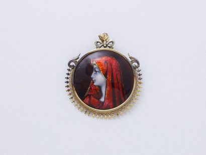 Pendentif en or 750 millièmes, orné d'une...