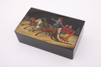 Coffret rectangulaire en bois recouvert de...