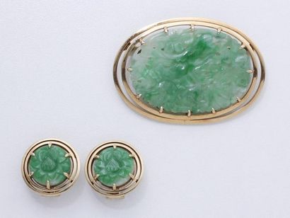 Parure en or 750 millièmes et jade sculpté...