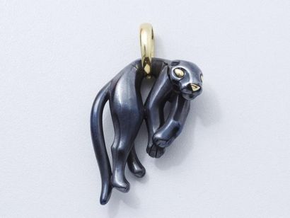 CARTIER

Pendentif en argent noirci 800 millièmes,...