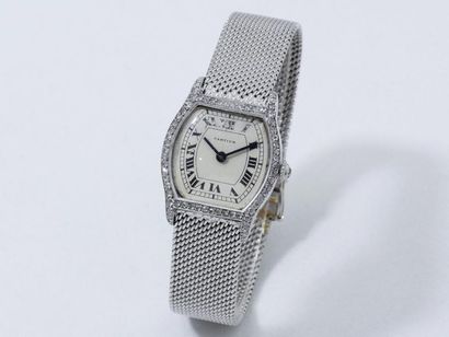CARTIER ''TORTUE''

Montre bracelet de dame...