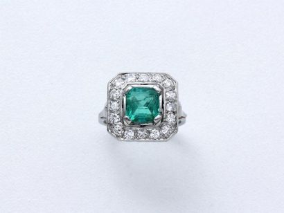 Bague en or gris 750 millièmes ornée d'une...